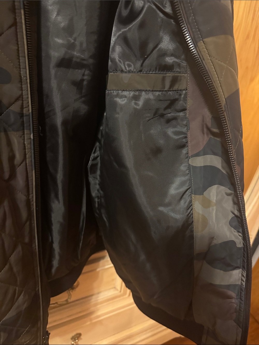 Calvin Klein Men's Black & Olive Camo Quilted Bomber Jacket. - Picture 9 of 10